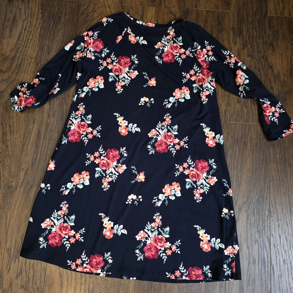 Floral Navy Dress - Picture 3 of 3